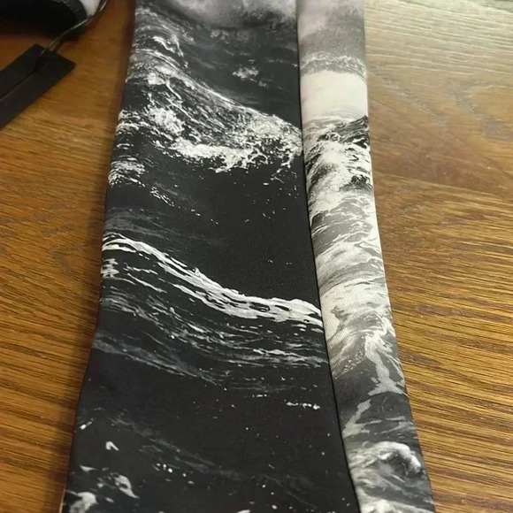 NWT Carbon 38 HTF Black and White Ocean Wave Scene zipper Cropped blazer, Xs‎ - Picture 3 of 7